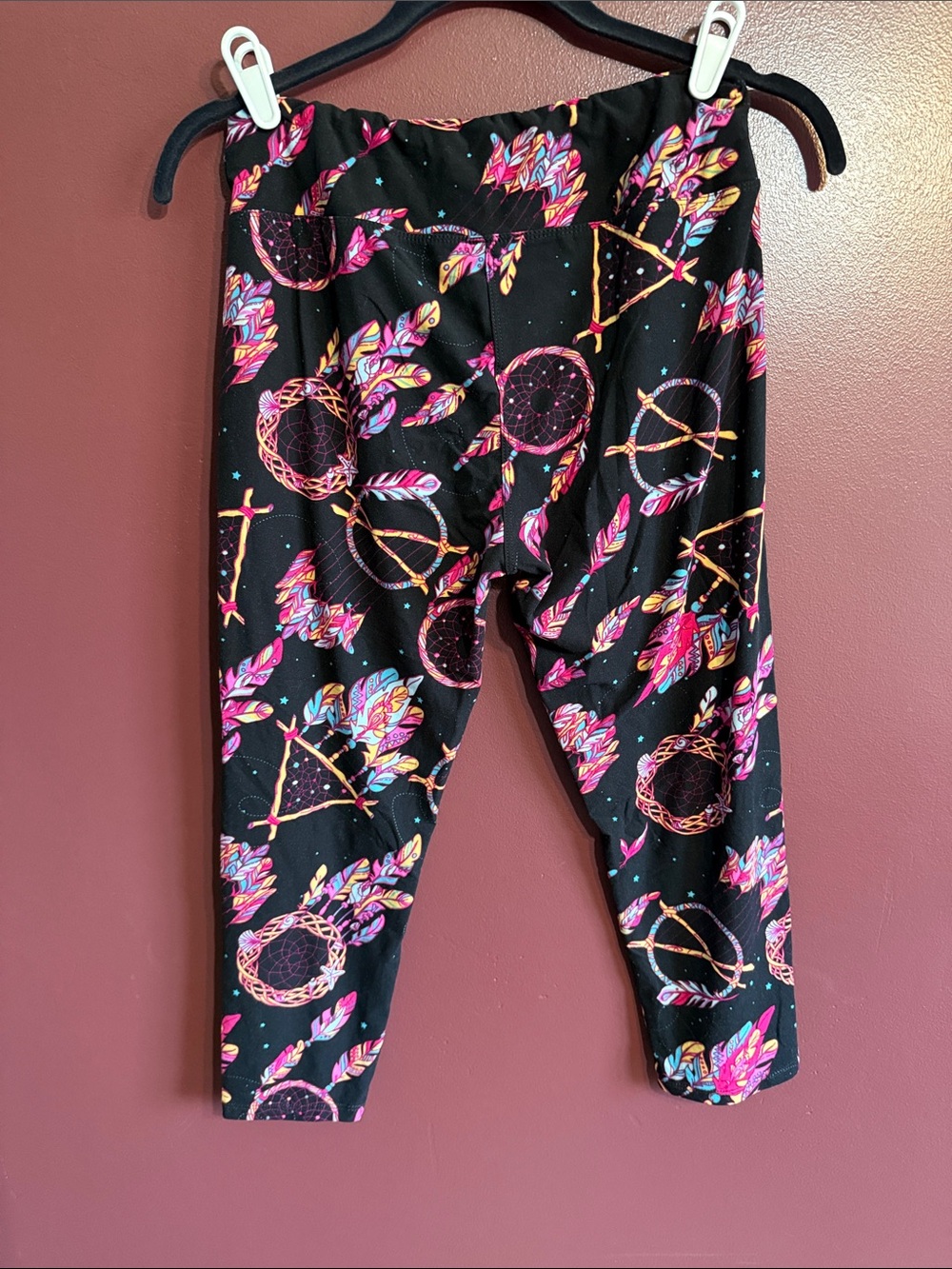 Leggings Depot Black Capri Leggings with Pink & Turquoise Dreamcatcher Print